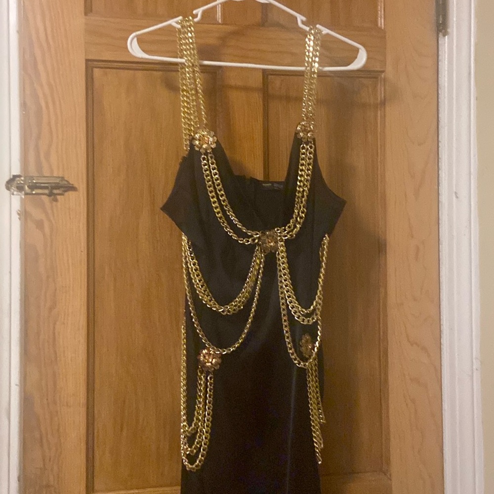 Finesse dress with gold chains